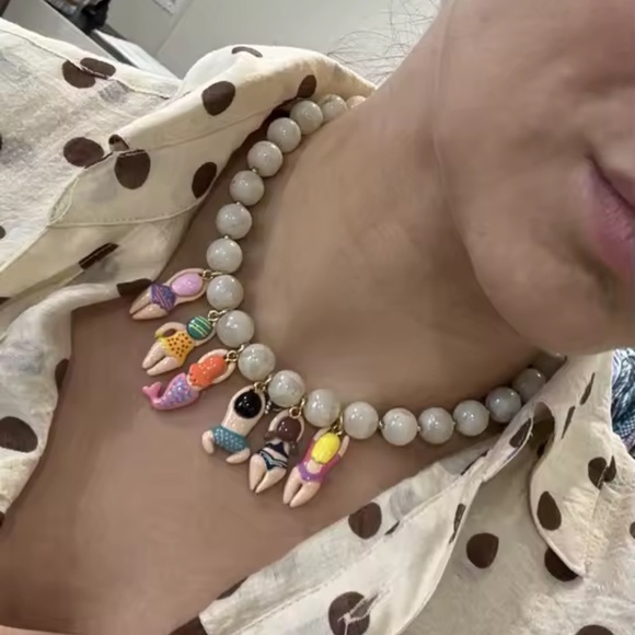 Beach Babes Beaded Charm Necklace - Picture 10 of 16